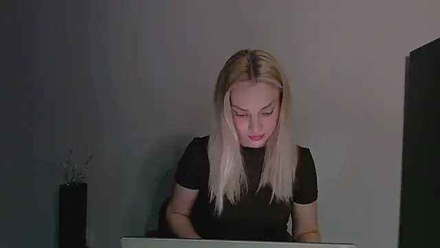 Lia noo regrets online show from April 2026 06:10:01 PM