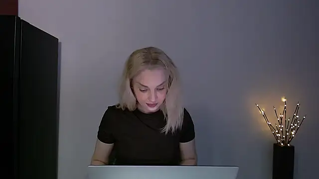 Lia noo regrets online show from May 2026 04:12:02 PM