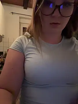 SweetTeenGirl online show from November 2025 08:12:02 PM