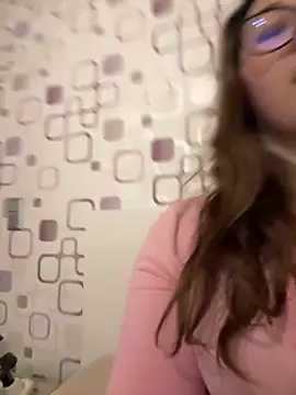 SweetTeenGirl online show from November 2025 08:01:02 PM