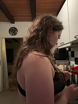 SweetTeenGirl online show from November 2025 06:06:01 AM