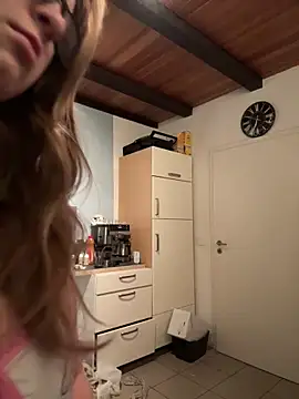 SweetTeenGirl online show from November 2025 05:34:02 AM