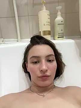 Snapshot of ZariaFlame chatting on November 2025 09:29:01 PM ZariaFlame online show from November 2025 09:29:01 PM