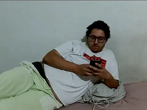 Snapshot of MeisanPaul chatting on October 2025 05:00:01 AM MeisanPaul online show from October 2025 05:00:01 AM