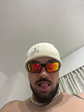 Snapshot of penebunny chatting on December 2025 05:00:02 AM penebunny online show from December 2025 05:00:02 AM