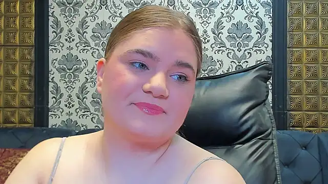 LissaBigTitts online show from December 2025 05:27:02 PM