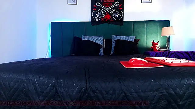 Alisse Moore online show from January 2026 12:42:02 PM