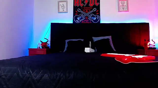 Alisse Moore online show from March 2026 12:27:02 PM