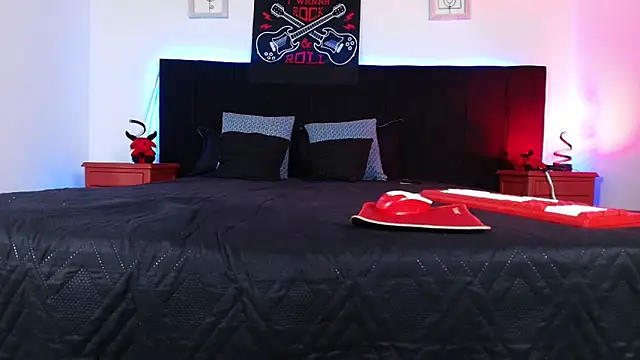 Alisse Moore online show from March 2026 12:24:02 PM