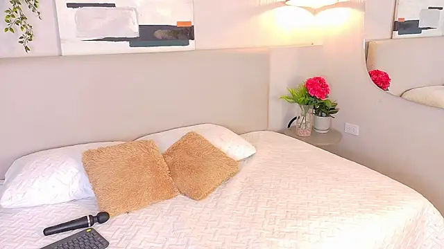 LanaRozz online show from November 2025 02:10:02 PM