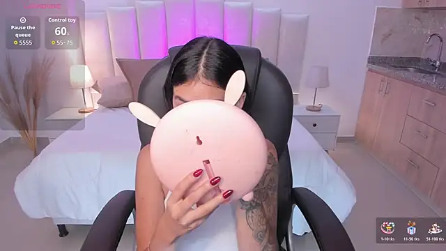 miranda crawfor online show from November 2025 12:16:01 PM