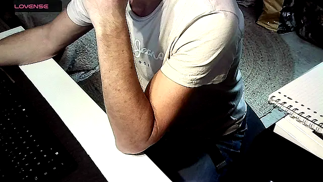 Snapshot of french_male_whore@xh chatting on September 2025 02:39:02 PM french male whorexh online show from September 2025 02:39:02 PM