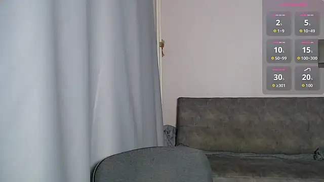 EvaXanny online show from November 2025 04:12:02 AM