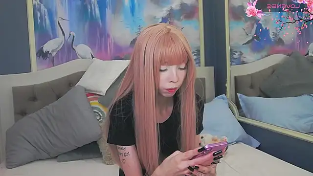 Evelyn Neal online show from November 2025 04:12:02 PM