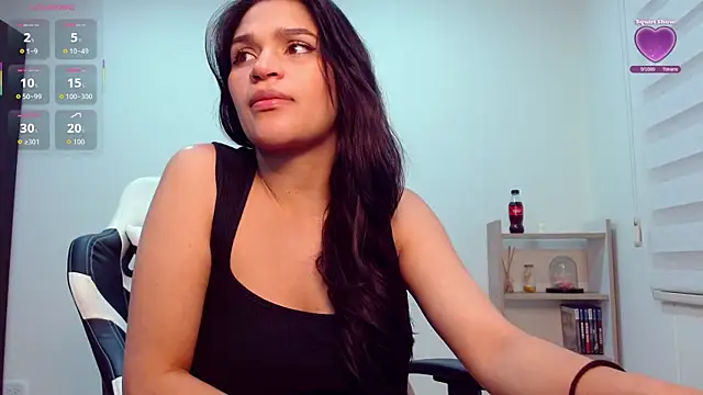 Roxxi 2110 online show from October 2025 01:00:02 AM