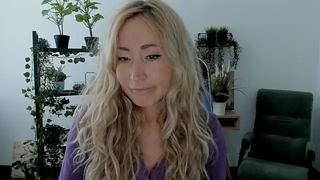 AstraMonroe online show from March 2026 10:10:02 AM