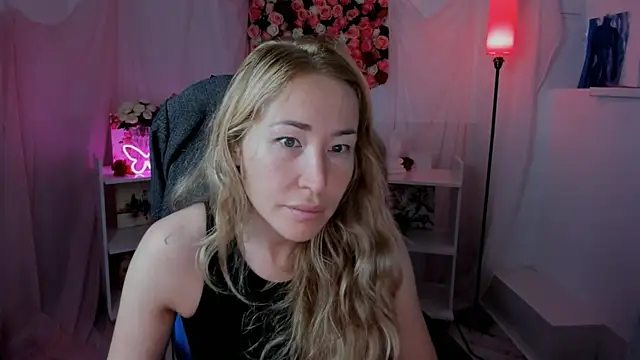 AstraMonroe online show from September 2025 04:33:01 AM