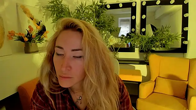 AstraMonroe online show from October 2025 04:17:02 AM