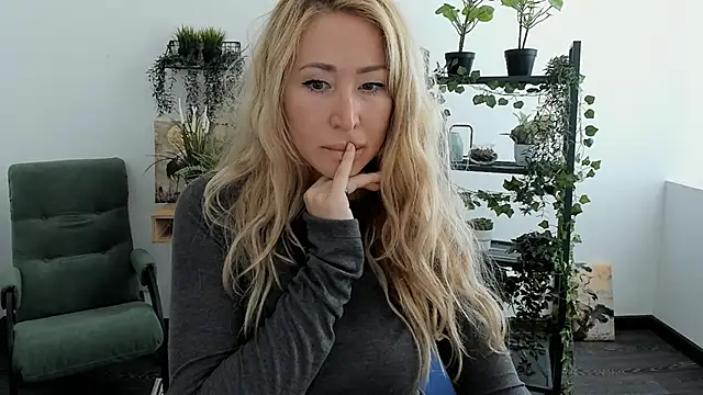 AstraMonroe online show from March 2026 06:46:01 AM