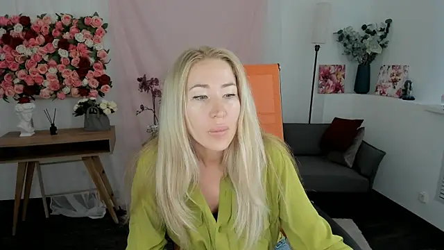 AstraMonroe online show from April 2026 01:51:02 AM