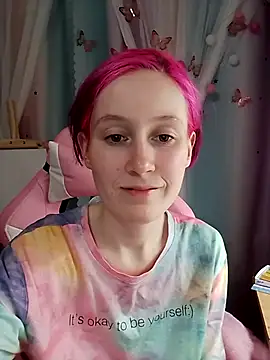 Snapshot of Fuzzy_Unicorn chatting on September 2025 06:40:01 PM Fuzzy Unicorn online show from September 2025 06:40:01 PM