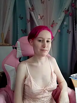 Snapshot of Fuzzy_Unicorn chatting on November 2025 07:07:01 PM Fuzzy Unicorn online show from November 2025 07:07:01 PM