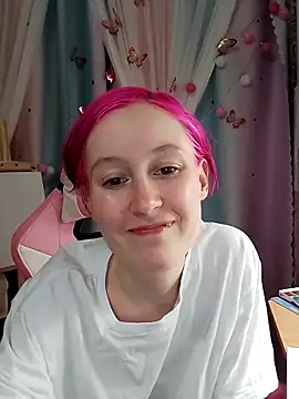 Snapshot of Fuzzy_Unicorn chatting on October 2025 07:14:02 PM Fuzzy Unicorn online show from October 2025 07:14:02 PM
