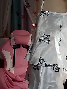 Snapshot of Fuzzy_Unicorn chatting on November 2025 07:35:01 PM Fuzzy Unicorn online show from November 2025 07:35:01 PM