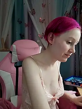 Snapshot of Fuzzy_Unicorn chatting on November 2025 07:36:02 PM Fuzzy Unicorn online show from November 2025 07:36:02 PM