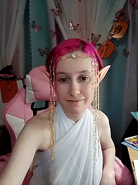 Snapshot of Fuzzy_Unicorn chatting on October 2025 07:24:01 PM Fuzzy Unicorn online show from October 2025 07:24:01 PM