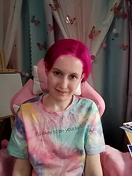 Snapshot of Fuzzy_Unicorn chatting on November 2025 07:28:01 PM Fuzzy Unicorn online show from November 2025 07:28:01 PM