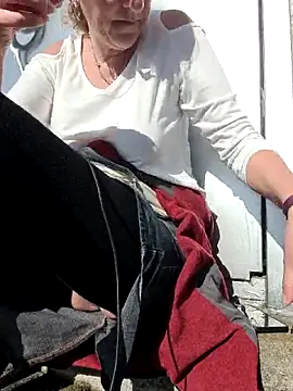 HotWifeLyn68 online show from February 2026 12:16:01 PM