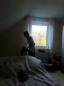 HotWifeLyn68 online show from November 2025 12:21:02 PM