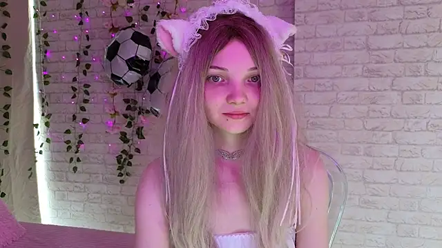 Snapshot of AnimeAlica18 chatting on July 2026 03:13:02 AM AnimeAlica18 online show from July 2026 03:13:02 AM