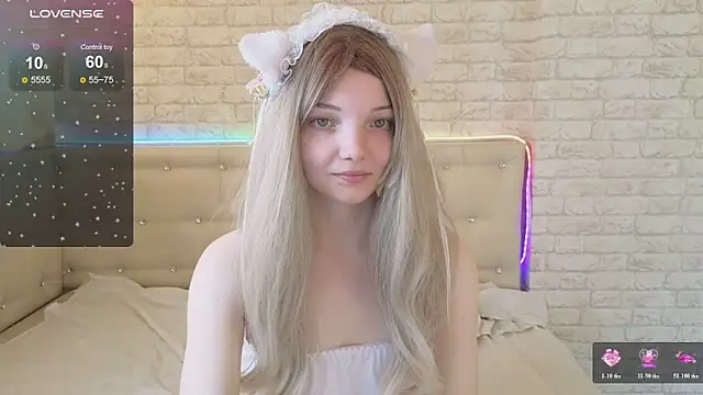Snapshot of AnimeAlica18 chatting on June 2026 03:38:01 AM AnimeAlica18 online show from June 2026 03:38:01 AM