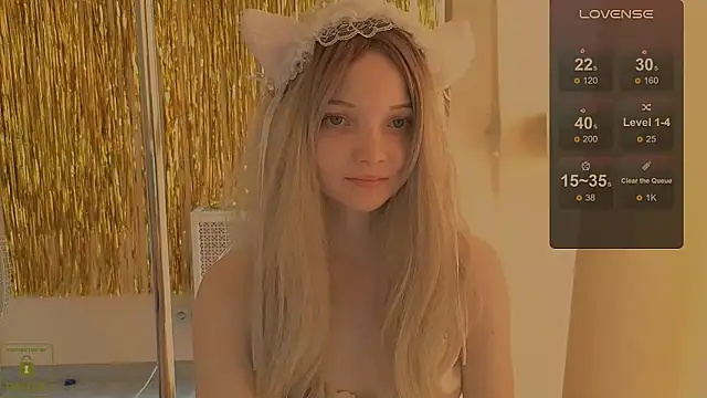 Snapshot of AnimeAlica18 chatting on June 2026 02:39:01 AM AnimeAlica18 online show from June 2026 02:39:01 AM