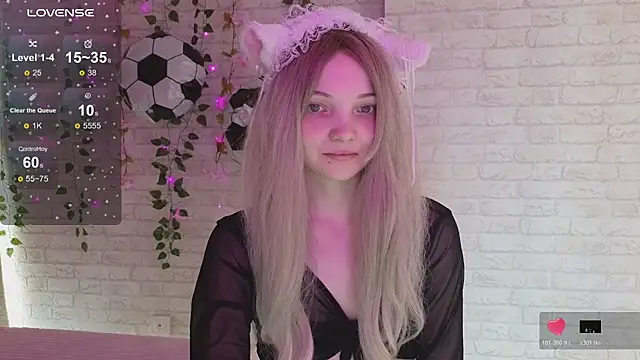 Snapshot of AnimeAlica18 chatting on July 2026 03:50:02 AM AnimeAlica18 online show from July 2026 03:50:02 AM