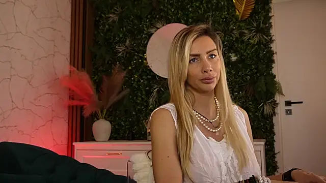 Snapshot of angel_wow_ chatting on January 2026 05:22:01 AM angel wow online show from January 2026 05:22:01 AM