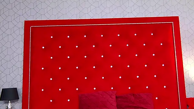 Ellsa Jean  online show from November 2025 05:01:01 AM