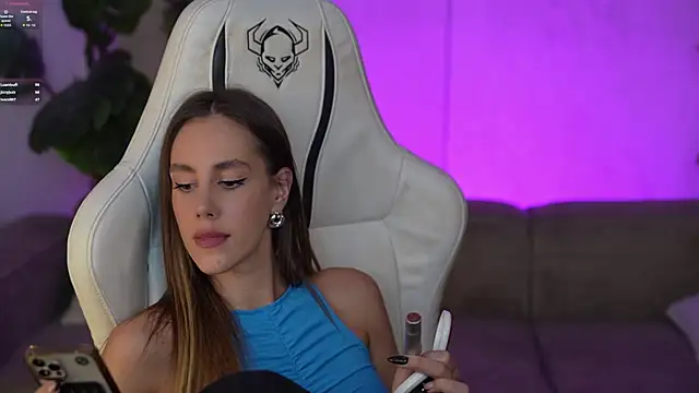 Snapshot of Iliyana_Sweet chatting on October 2025 06:34:01 PM Iliyana Sweet online show from October 2025 06:34:01 PM