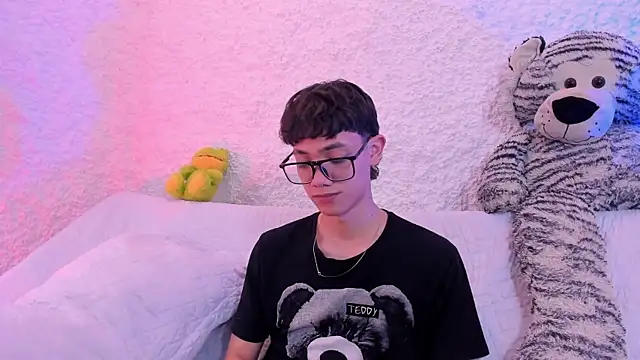 thiago kinghot online show from October 2025 04:44:02 PM