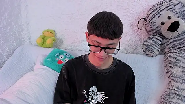 thiago kinghot online show from September 2025 05:58:02 AM