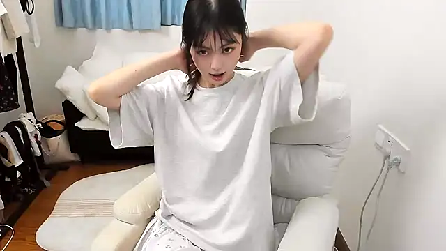 xuannv0000 online show from September 2025 09:42:02 AM