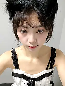 xuannv0000 online show from November 2025 10:31:01 AM