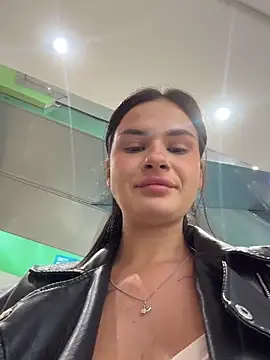 Snapshot of MiraReach chatting on April 2026 03:04:02 AM MiraReach online show from April 2026 03:04:02 AM