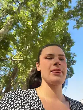 Snapshot of MiraReach chatting on June 2026 02:17:01 AM MiraReach online show from June 2026 02:17:01 AM