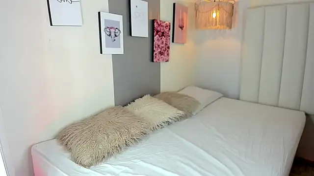 veronica b07 online show from September 2025 03:50:01 PM