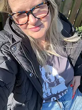 SuzieSub online show from March 2026 11:21:02 AM