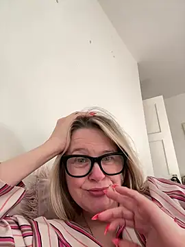 SuzieSub online show from March 2026 08:55:02 AM