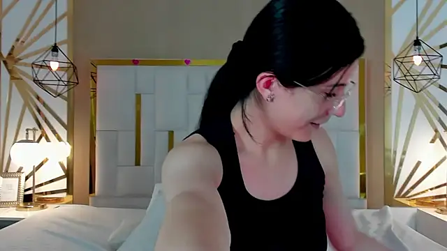 maddy jaclsonw online show from October 2025 01:18:01 AM